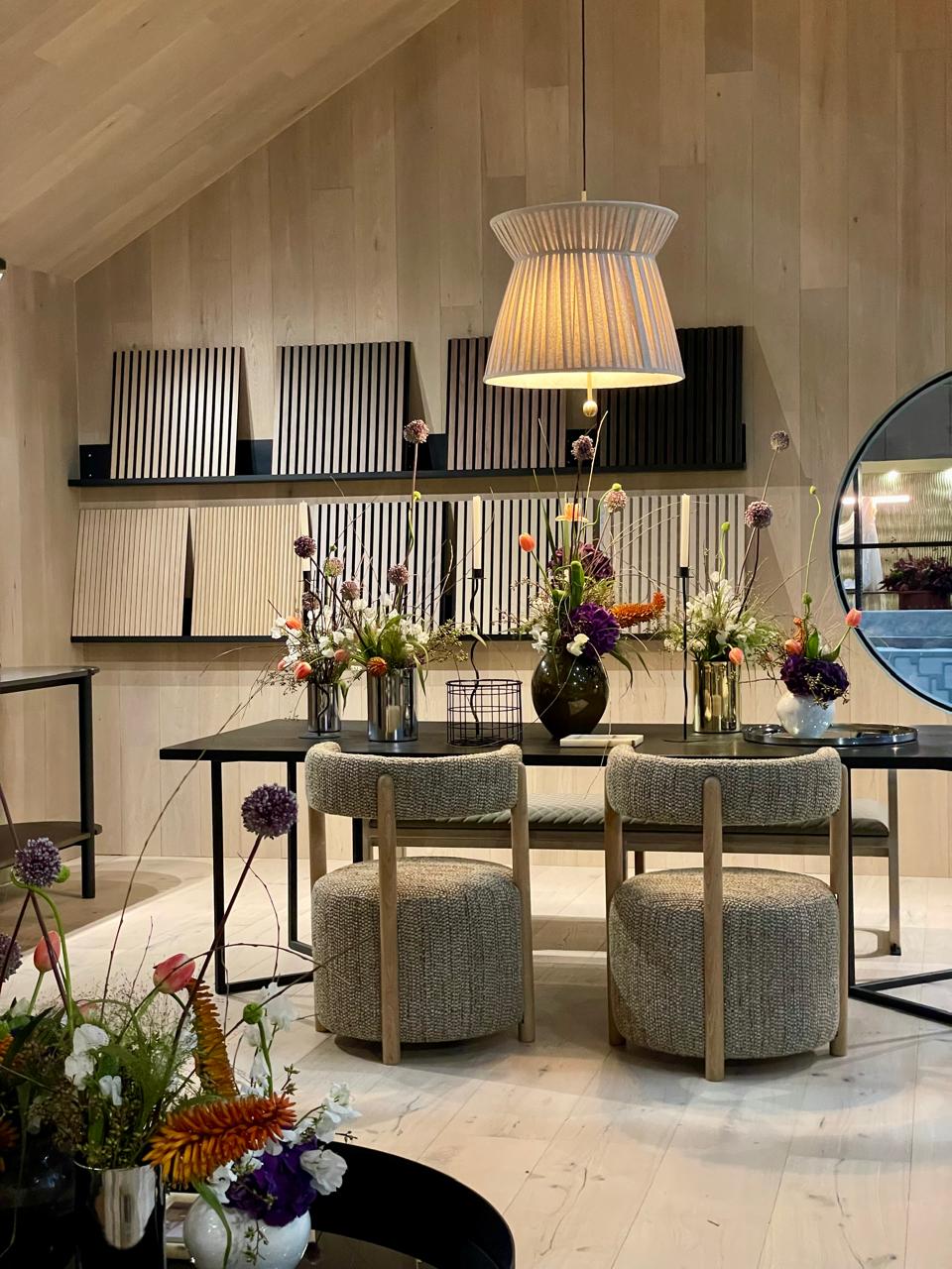 CUSTOM LIGHTING & DESIGN