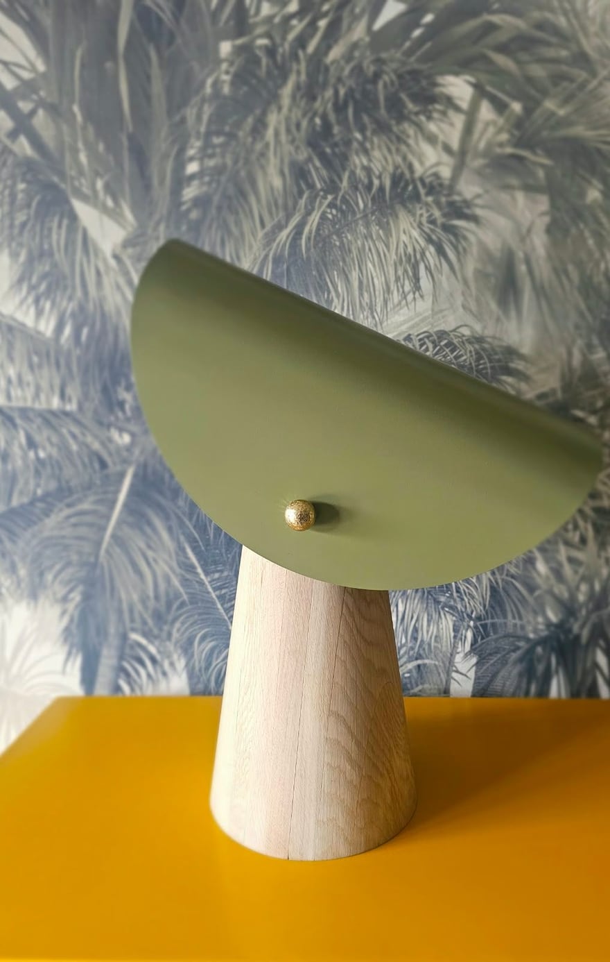 Half-moon table lamp