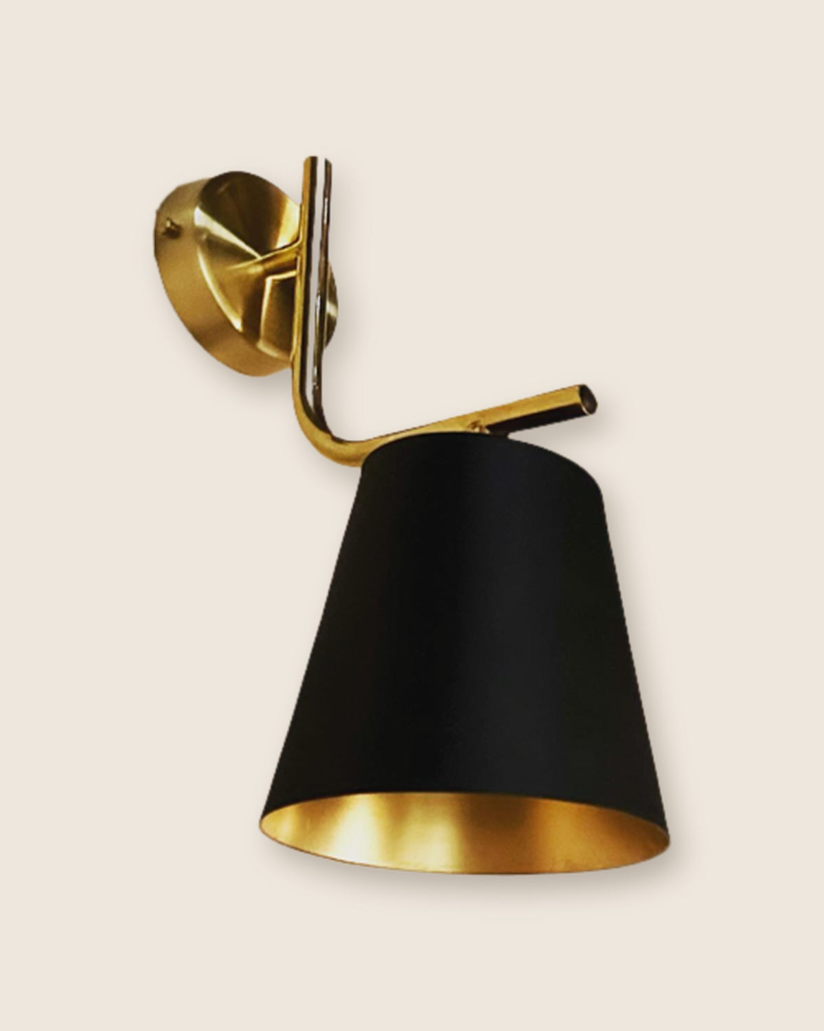 The Defender wall light
