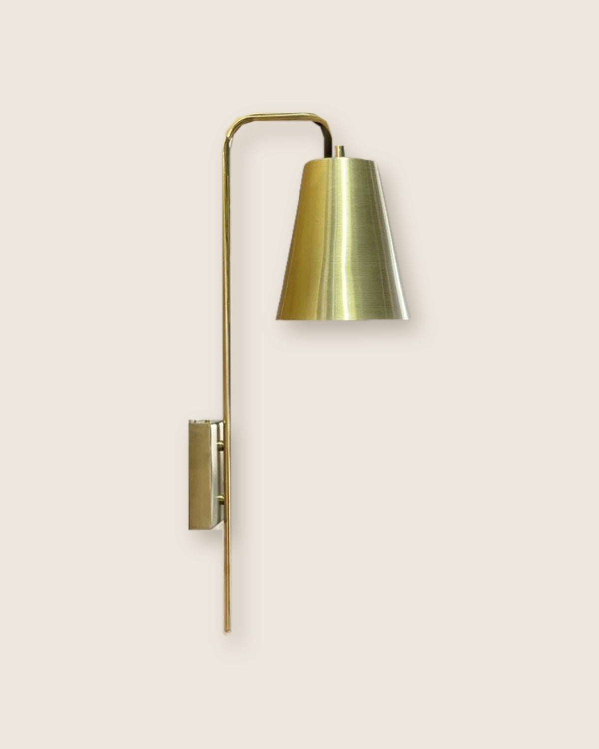 The Lia wall light