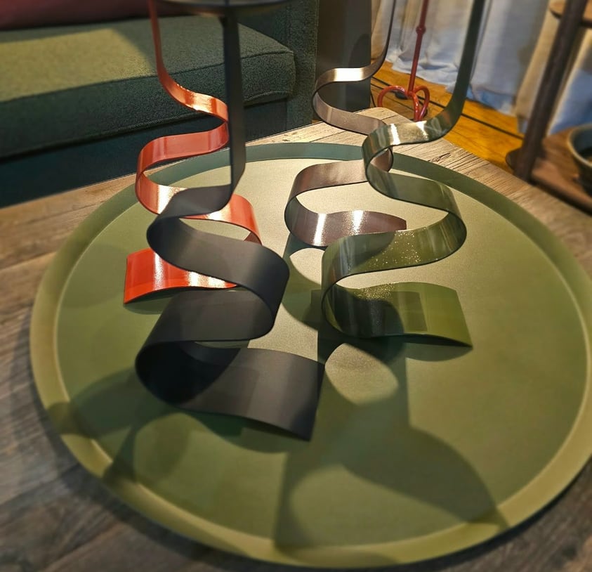 Ribbon candle stands