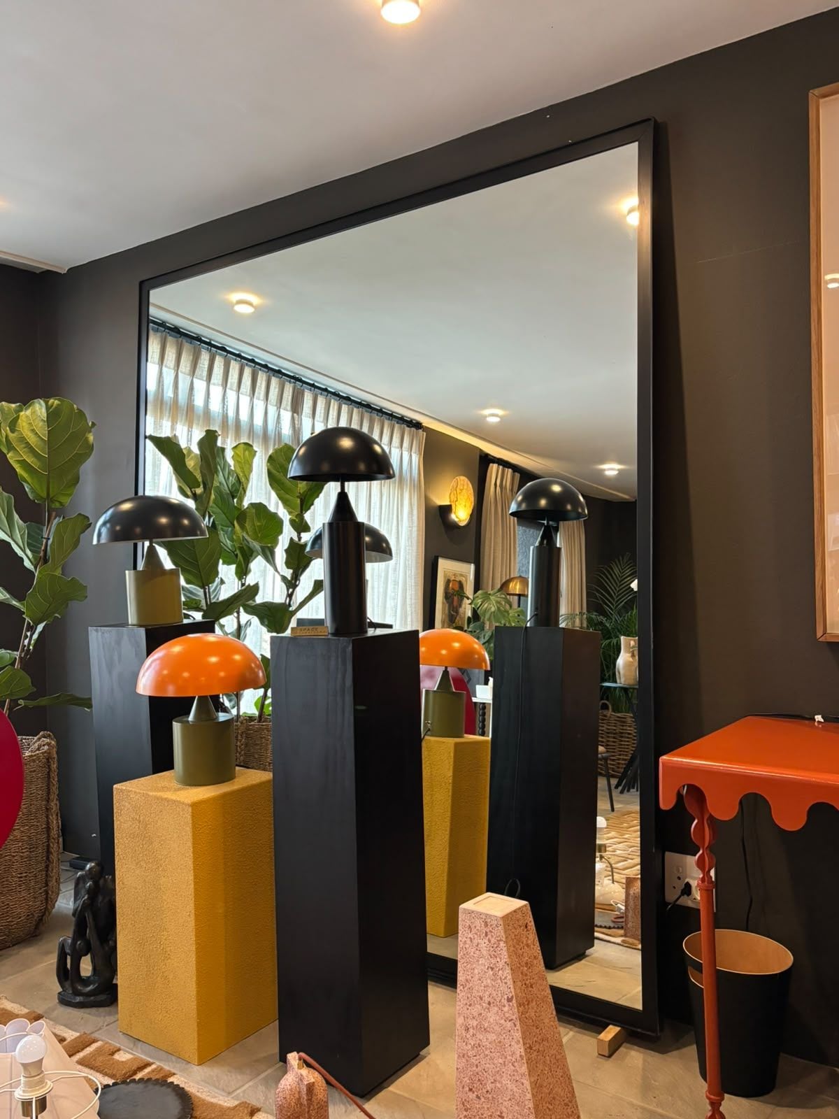 Statement mirror